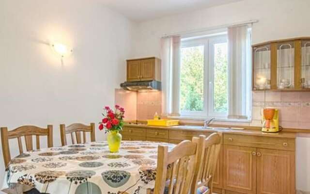 Comfort Pool Apartments