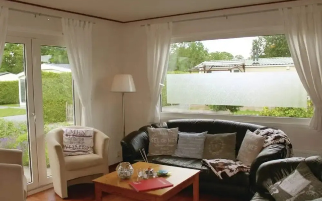 Tidy Chalet with Microwave near Wadden Sea