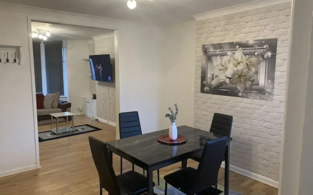 3br-sleeps7-garden-parking