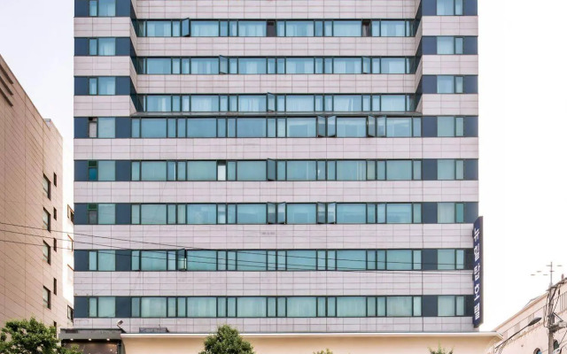 New Hilltop Hotel
