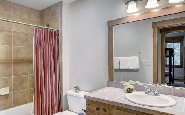 Ski-in Mountain Thunder Lodge 2 Bedroom Condo