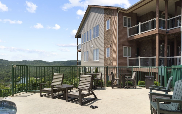 Ozark Mountain Oasis