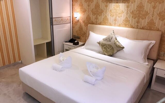 Lucky 8 Hotel