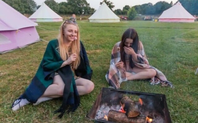 Fully Equipped Bell Tent 1 Campsite