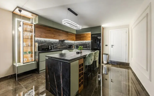 Miracle No 8 Central Modern Duplex