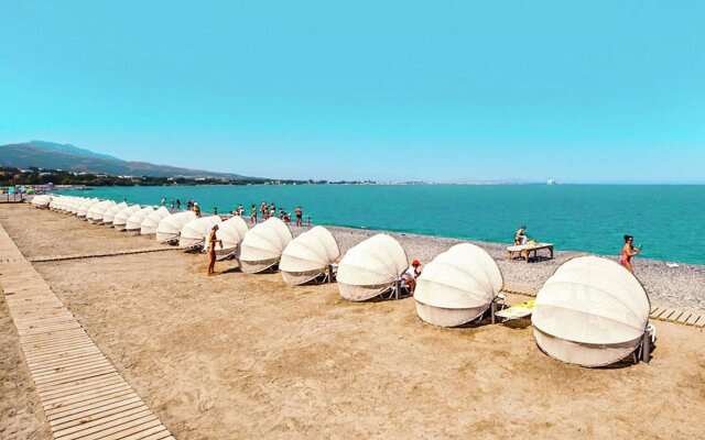 Elios Hill - Sun Kissed Happiness Hotel