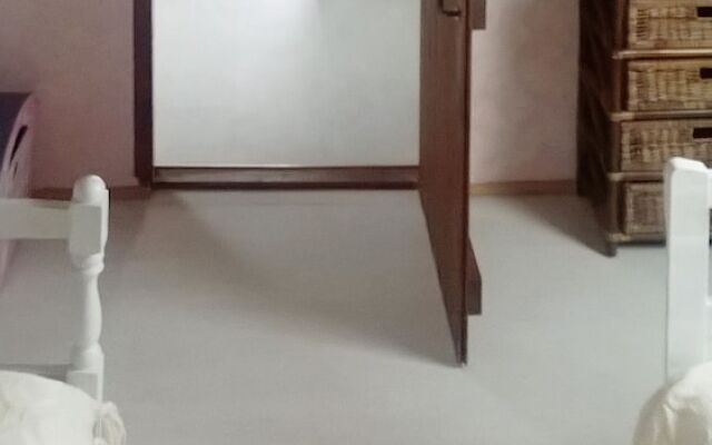 House With 2 Bedrooms in Les Eyzies-de-tayac-sireuil, With Enclosed Ga