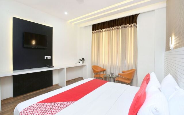 OYO 14981 Hotel Royal MJS