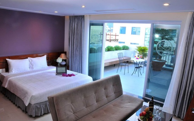 White Lotus Hotel Saigon