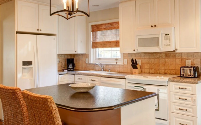 3 Bedroom, Woodlark Lane