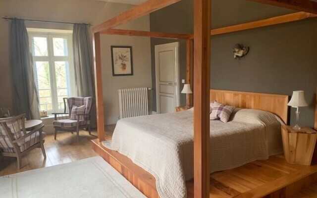 Chateau Tout Y Fault