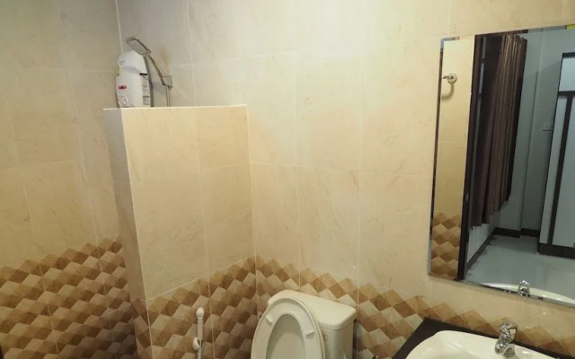 Waritthon Residence