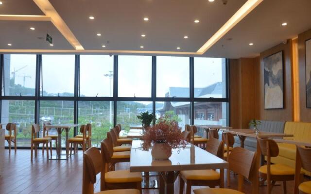 GreenTree Inn Guiyang Wudang District High-speed Railway East Station