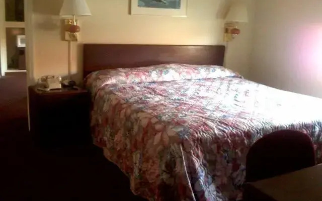 Blackhawk Village Inn & Lodge