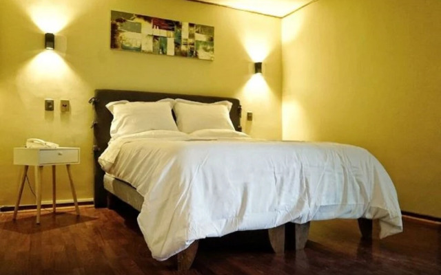 Blu Suites Motel Y Refugio Romantico - Adults Only
