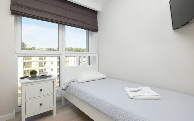 Sunny Terraces Apartments by Renters