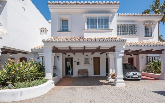 Rincon Del Golf Luxury 3Br Townhouse With Roof Solarium, Terrace, 10 Min Walk To The Beach, Wifi