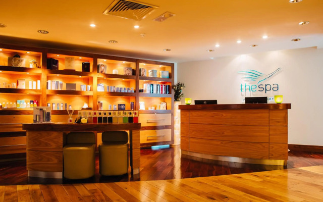 Hodson Bay Hotel