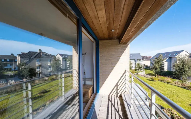 Apartment Overlooking the Green Surroundings