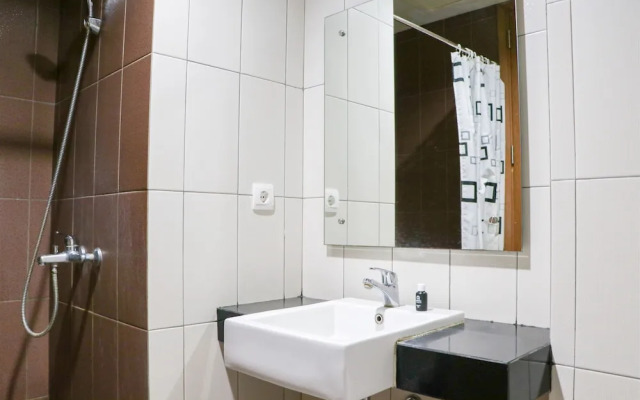 Nice And Comfy 1Br At Dago Suites Apartment