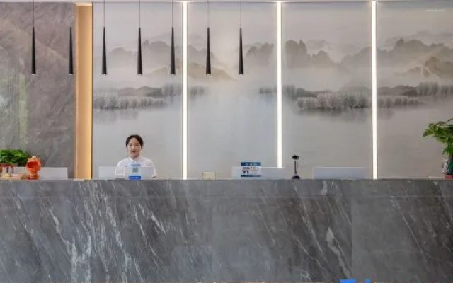 Unitour Hotel (Guangxi Jingcha Xueyuan Xianhu Xiaoqu)