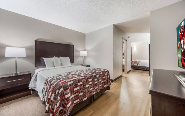 Red Roof Inn & Suites Omaha - Council Bluffs