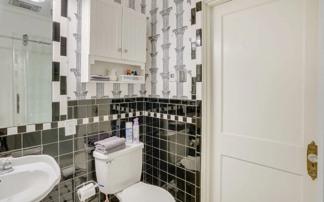 Quaint Jefferson Duplex: Walk to Downtown