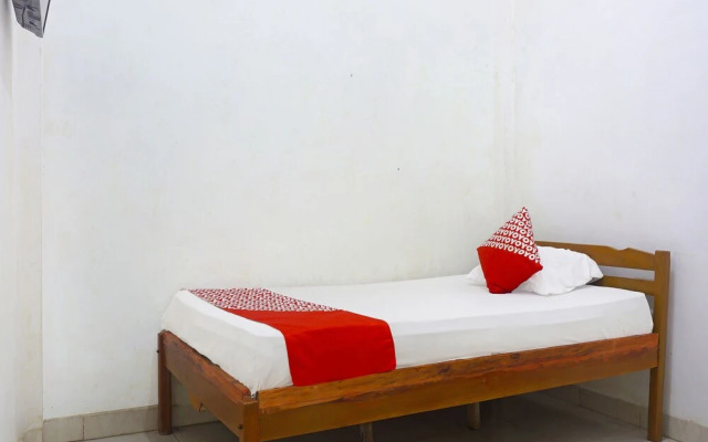 Almeerah Homestay Syariah by OYO Rooms