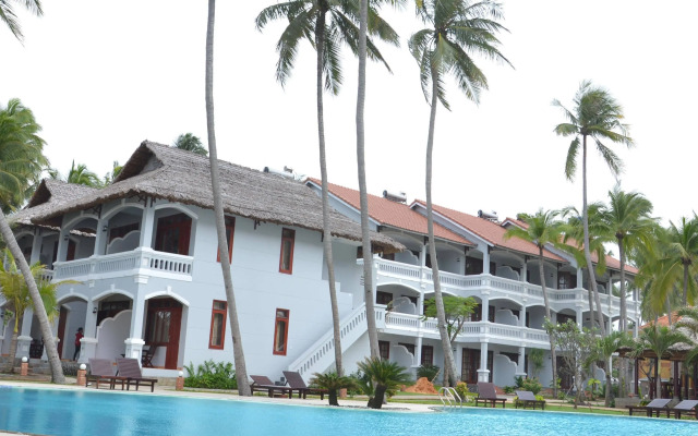 Little Paris Resort