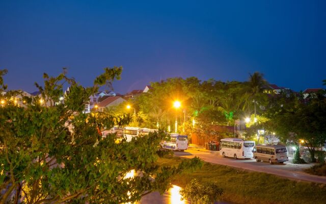 HT Riverside Homestay
