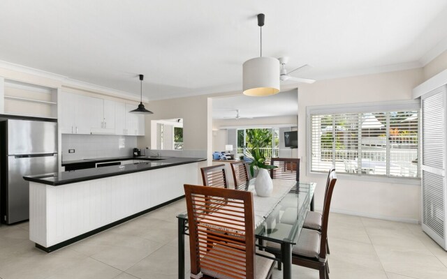 Belle Escapes - Absolute Beachfront Apartment with Private Pool Alamanda Resort "48"