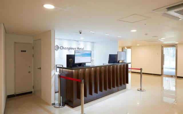 Sokcho Chonpines Beach Hotel