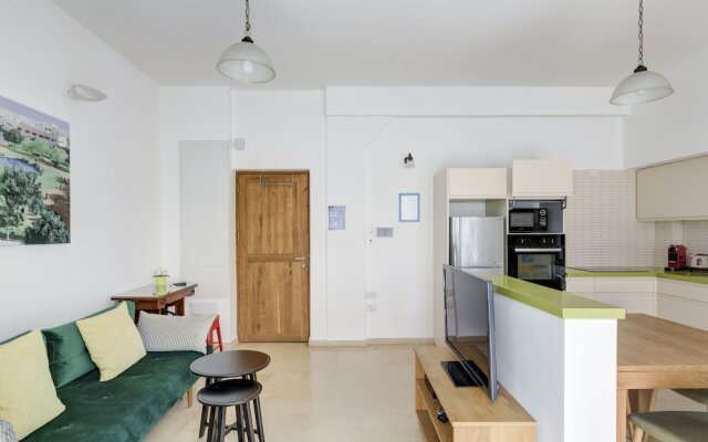 Diz 3 By TLV2rent