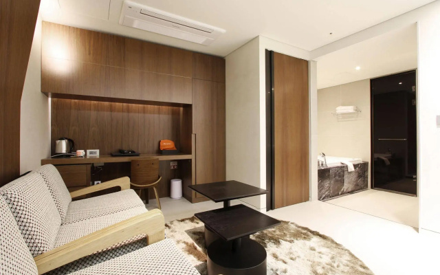 Richwell Hotel