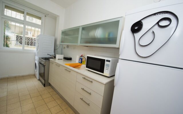 Beeri The Best Street in Tel Aviv