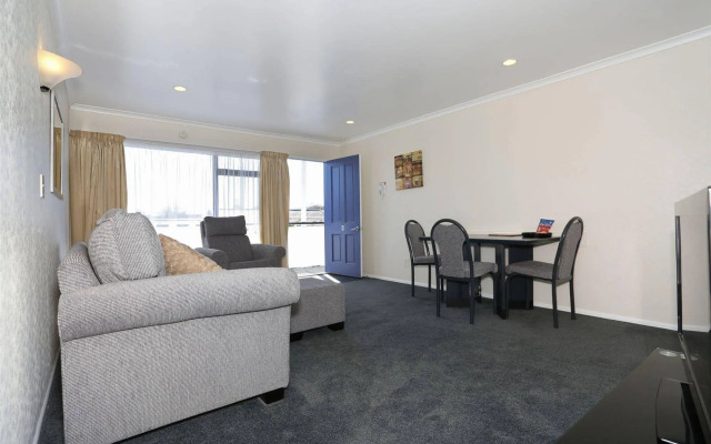Shadzz Motel & Conference Centre