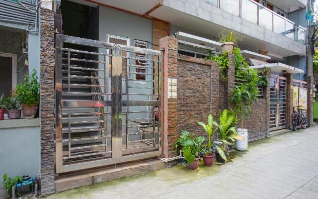 Vaccinated Staff - Capital O 806 Pattaui Residence