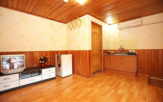 Gapyeong Clear Brook Green Mountain Pension