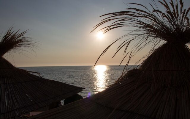 Paradise Lukova Hotel