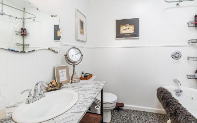 Popular Homestead! Location, Stargaze, Views!