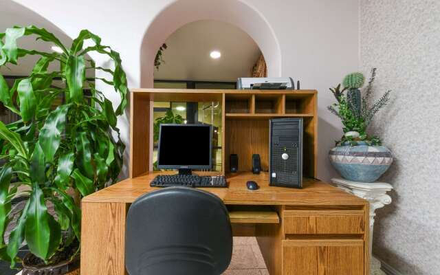 Super 8 by Wyndham Burleson Fort Worth Area