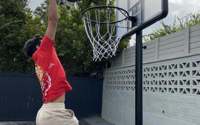 Stratus Suites - Boutique Hotel