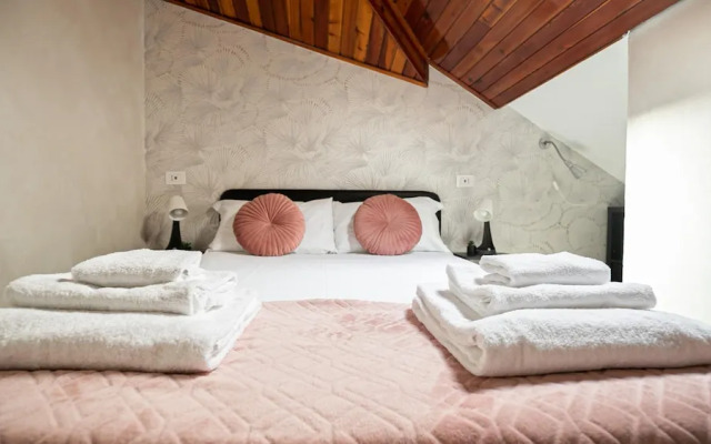 Rovani 14 in Monza With 1 Bedrooms and 1 Bathrooms