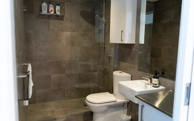 Stylish Modern 3 Bedroom Home in Heart of Melbourne CBD