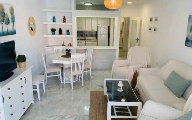 Amplio apartamento junto al mar