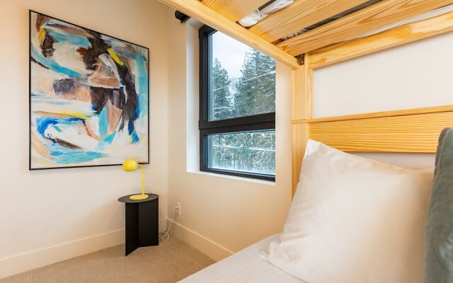 Tally Ho By Revelstoke Vacations