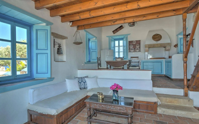 Eirini's Luxury Hotel Villas