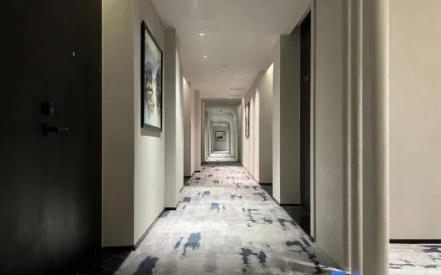 Yueran Hotel (Changhong Road Wanda Branch)