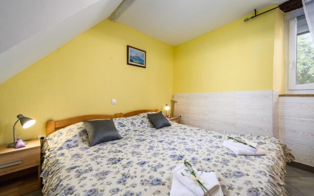 Awesome Home in Barat With Jacuzzi, Wifi and 1 Bedrooms