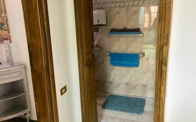 One Bedroom Apartment City Views Local to Airport